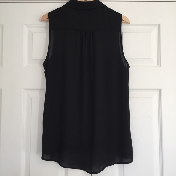 Long Sleeveless Blouse - Picture 6 of 9